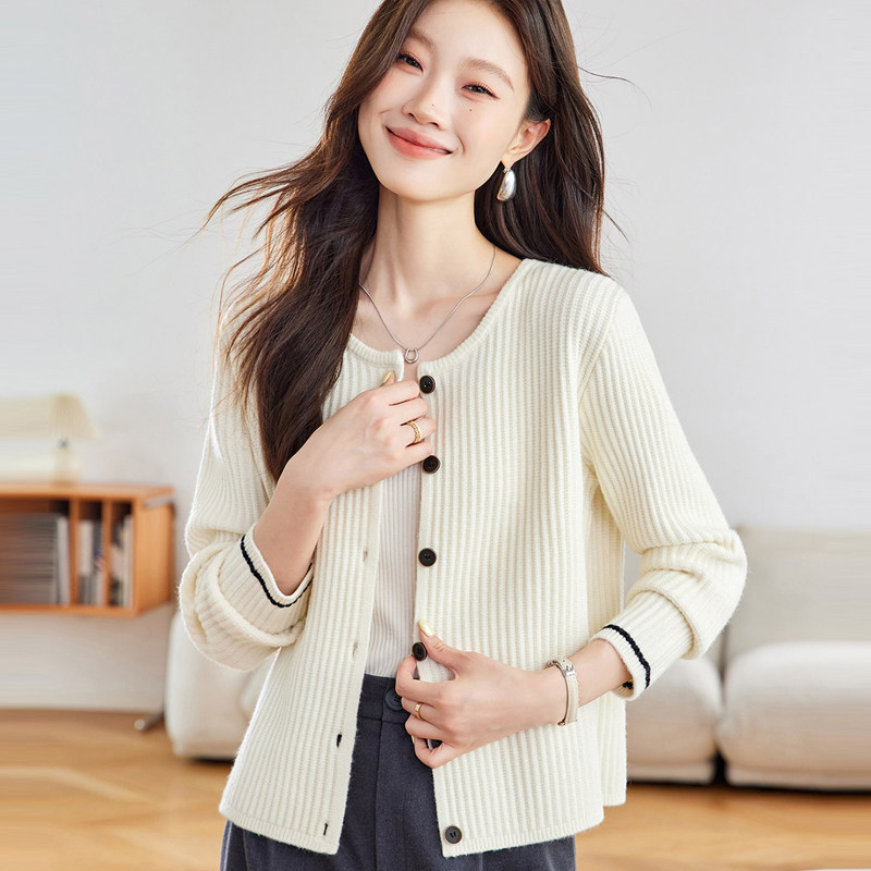 5046 White