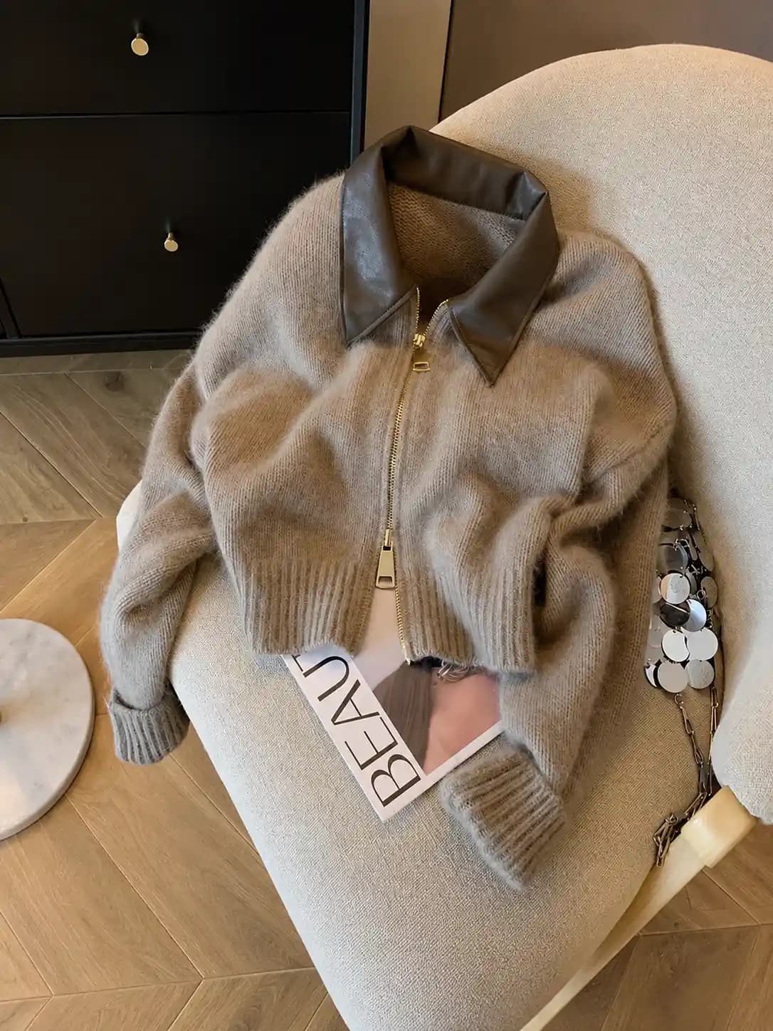 Thick retro knit cardigan with leather collar and double zipper for spring and autumn