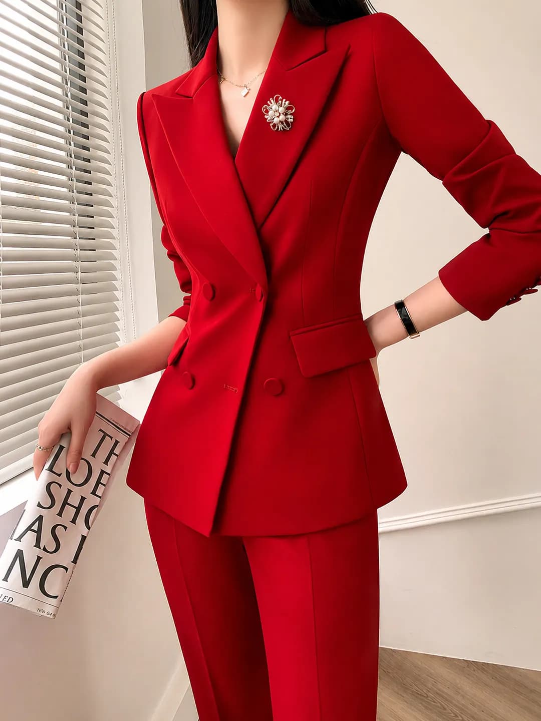 Women's business suit set for autumn, ideal for office, events and hosts