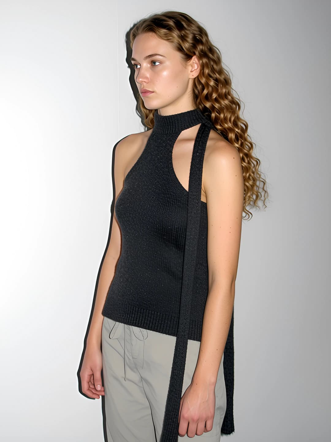 Women's wool knitted halter top, slim fit, solid colour, medium stretch, 50-65 cm