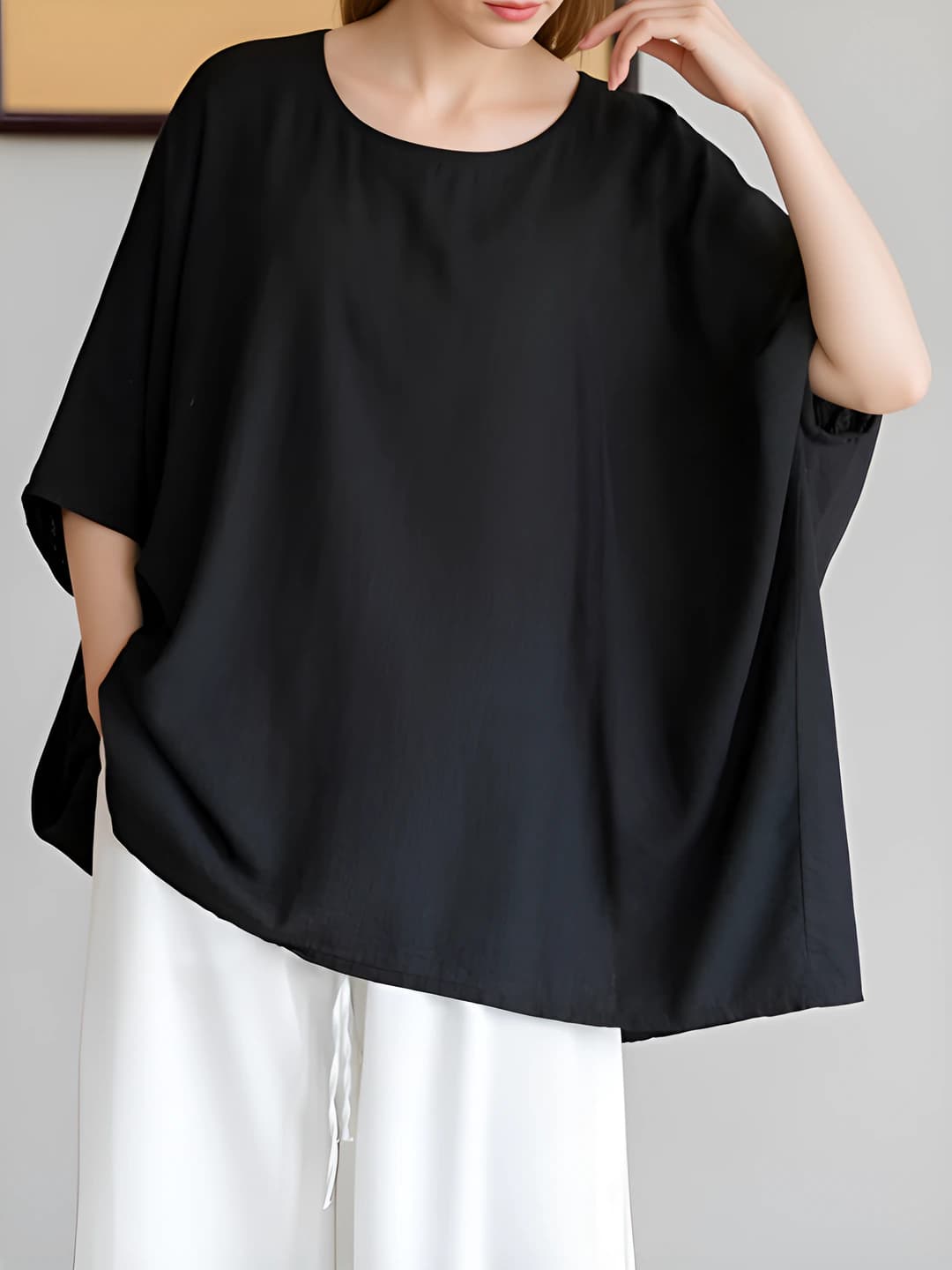 Ayollar uchun 2026 kuz-qish bo'sh (oversize) bichimli, quyoshdan himoyalovchi, yupqa, bir rangli, dumaloq yoqali, batwing yengli, o'rta-uzun ko'ylak-shirt