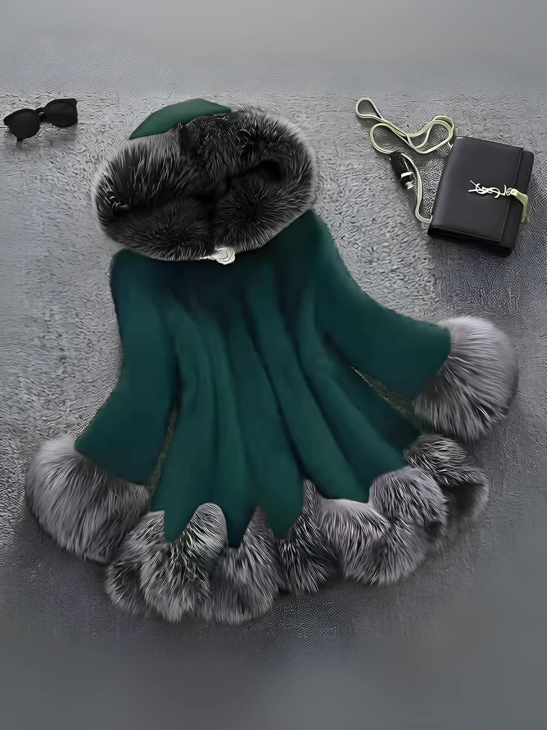 Оливковый с капюшоном мех