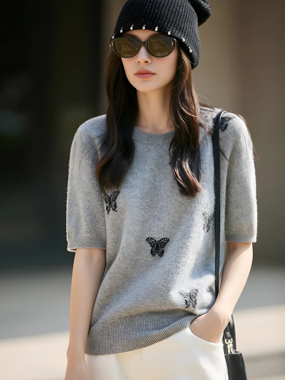 Ayollar uchun 95% jun sviter, dumaloq yoqa, kalta yeng, bo'sh (oversize) kesim, kashtali, kuz-qish