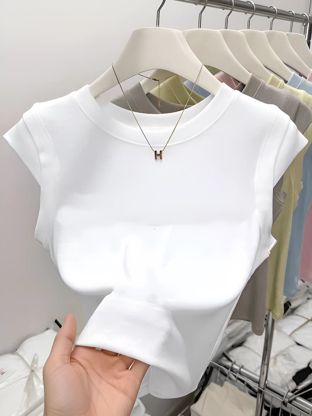 086 White