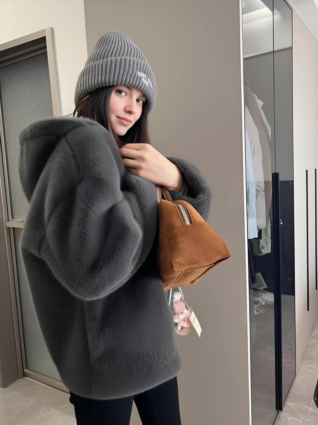 Women's 2026 winter faux fur coat thickened loose fit cropped zip outerwear