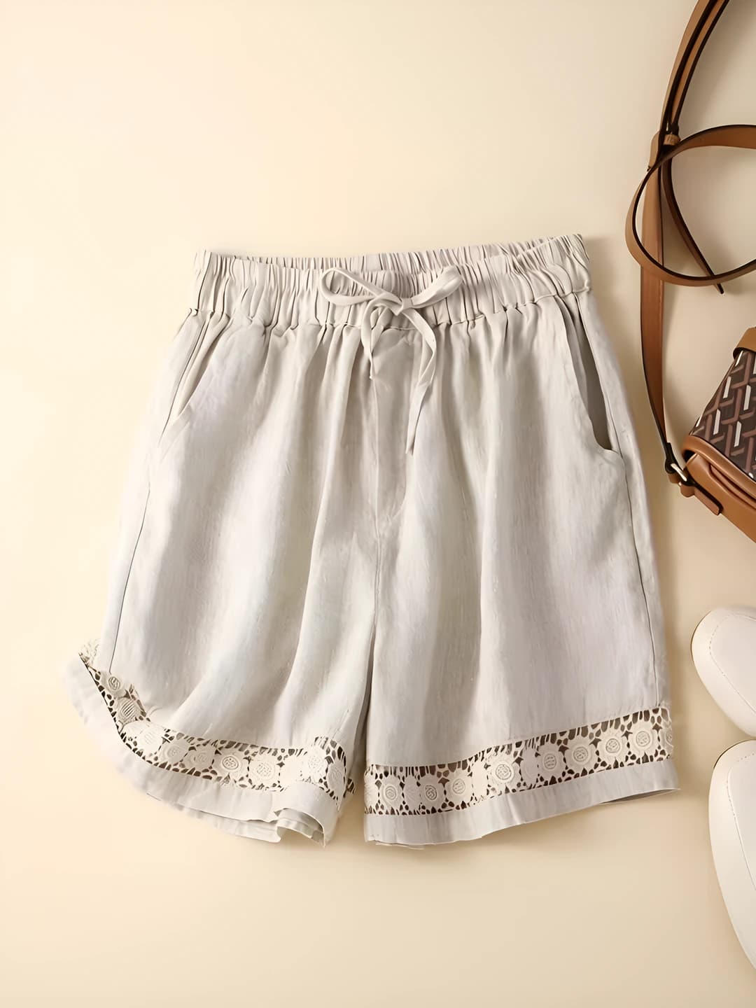 Ayollar uchun yozgi yupqa retro uslubdagi elastik belli bo'sh (oversize) kalta shorti