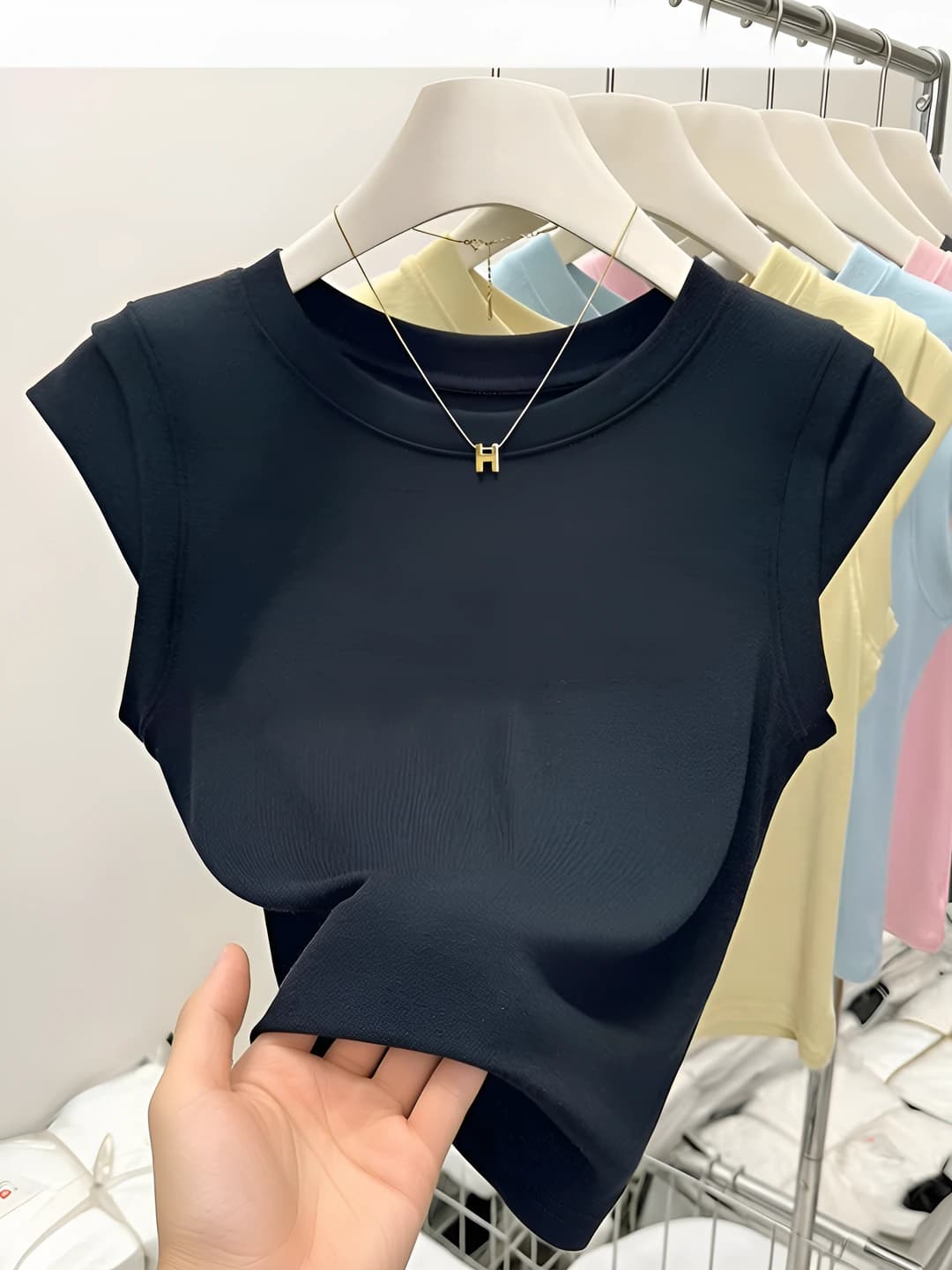 086 Black