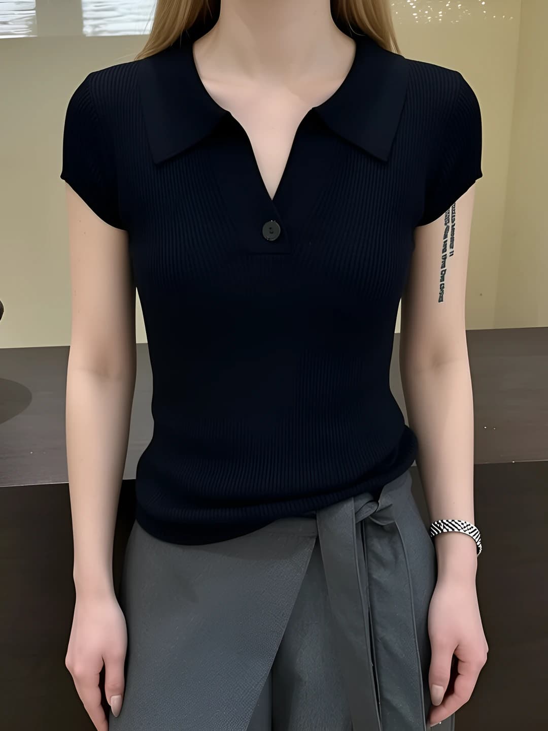 Women's knitted polo top with lapel collar, solid colour, slim fit, slimming, short sleeve