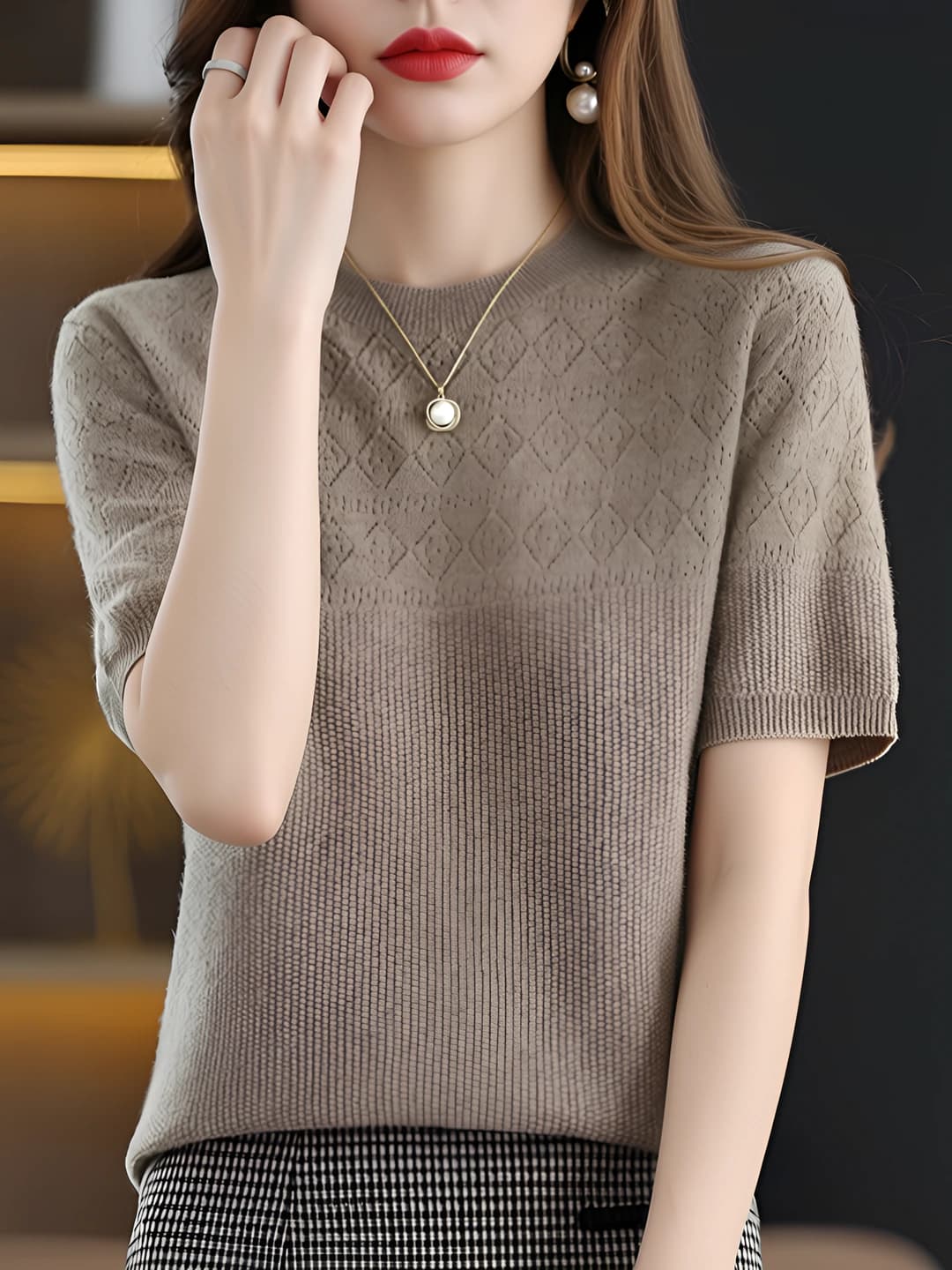 Women's short-sleeve knitted pullover sweater with crew neck, loose fit, geometric pattern, beige