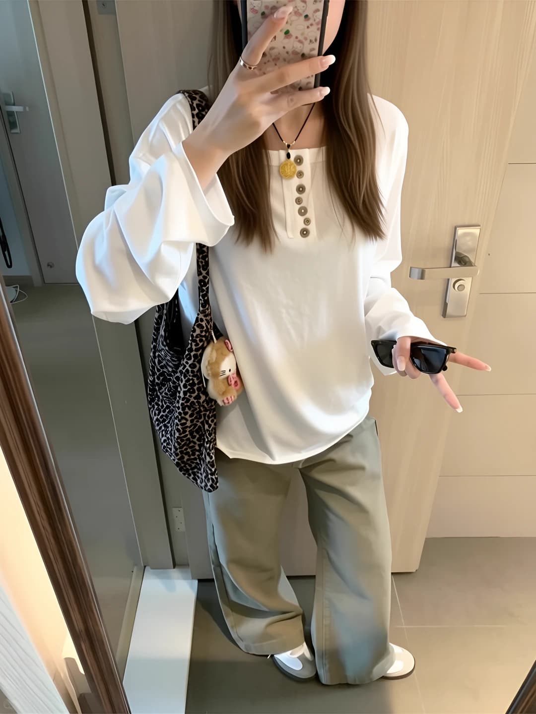 Women's 2026 early autumn new design long-sleeve top, loose fit, casual, crew neck, solid colour, with buttons
