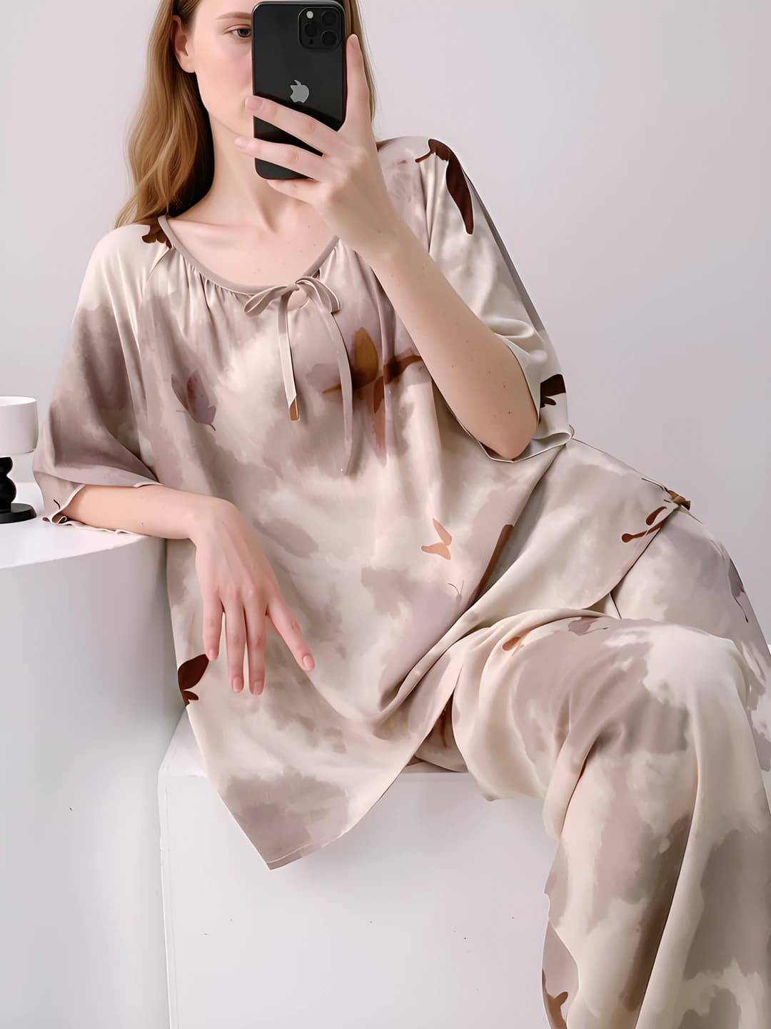Ayollar uchun yozgi yupqa bosma naqshli kalta yengli pijama to'plami, uzun shim, bo'sh (oversize) katta o'lcham, dumaloq yoqa, 100% viskoza