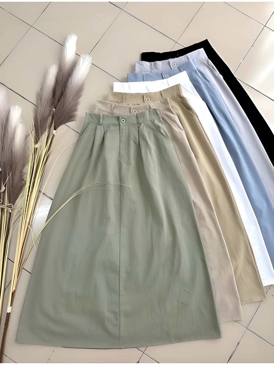 Ayollar uchun bir rangli A-shakl uzun yubka, kundalik va ofis uslubi, bo'sh (oversize) kesim, poliester mato