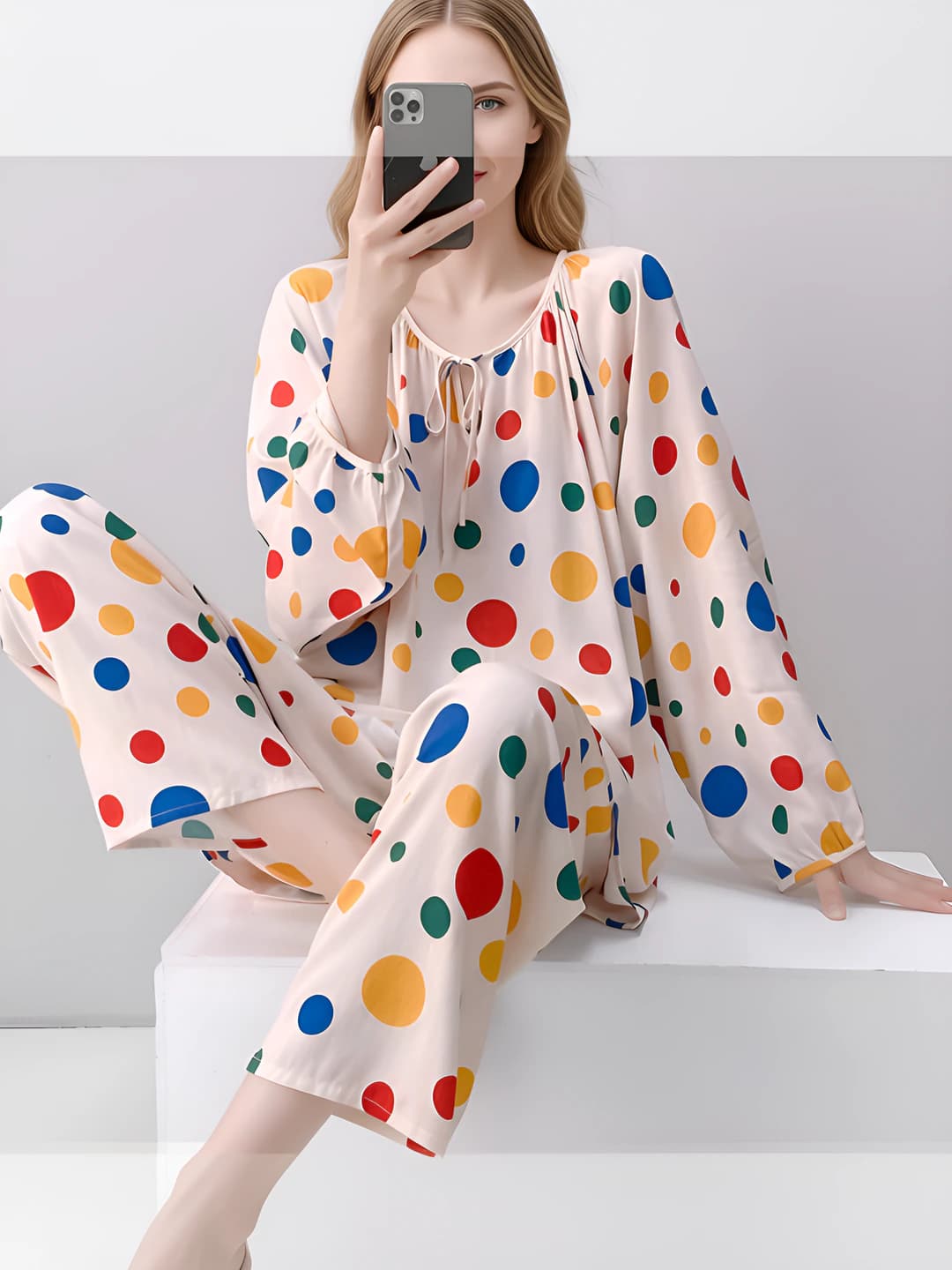 609 Multicolored Dots