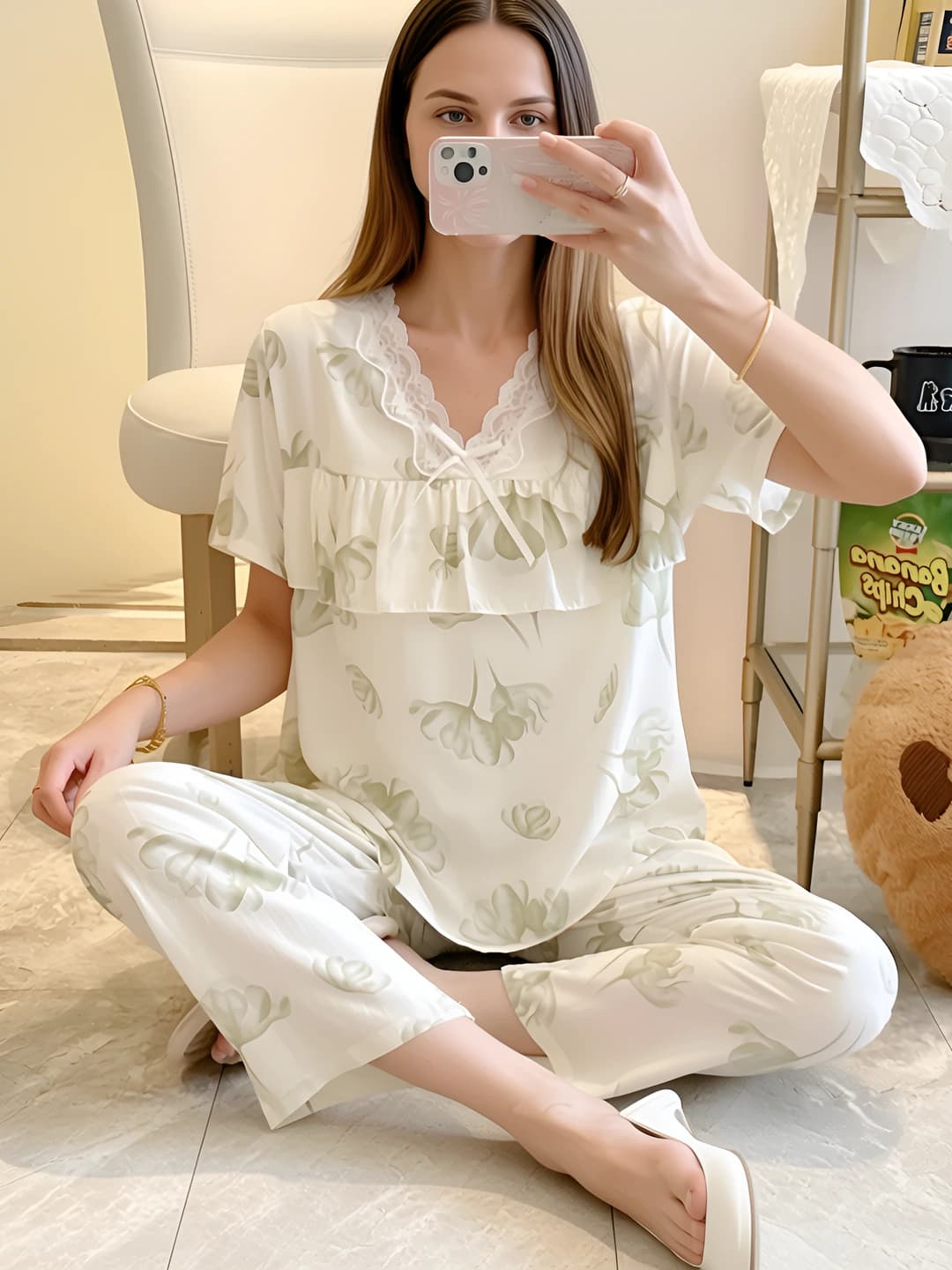 705 Elegant Lotus Leaf