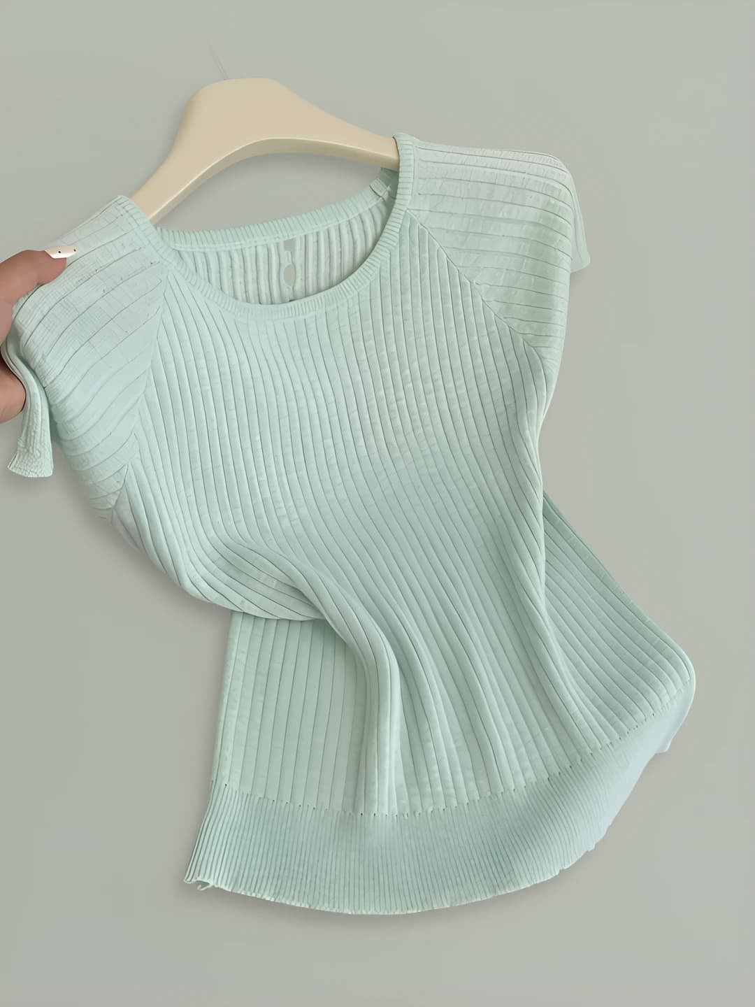 Women's thin knit top with crew neck and short sleeve in ice-silk fabric, casual style