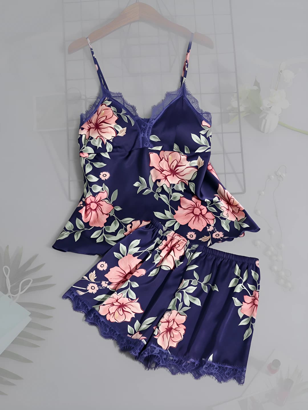 Women's spring-summer thin lace Korean style V-neck sleeveless pajama set (camisole top and shorts)
