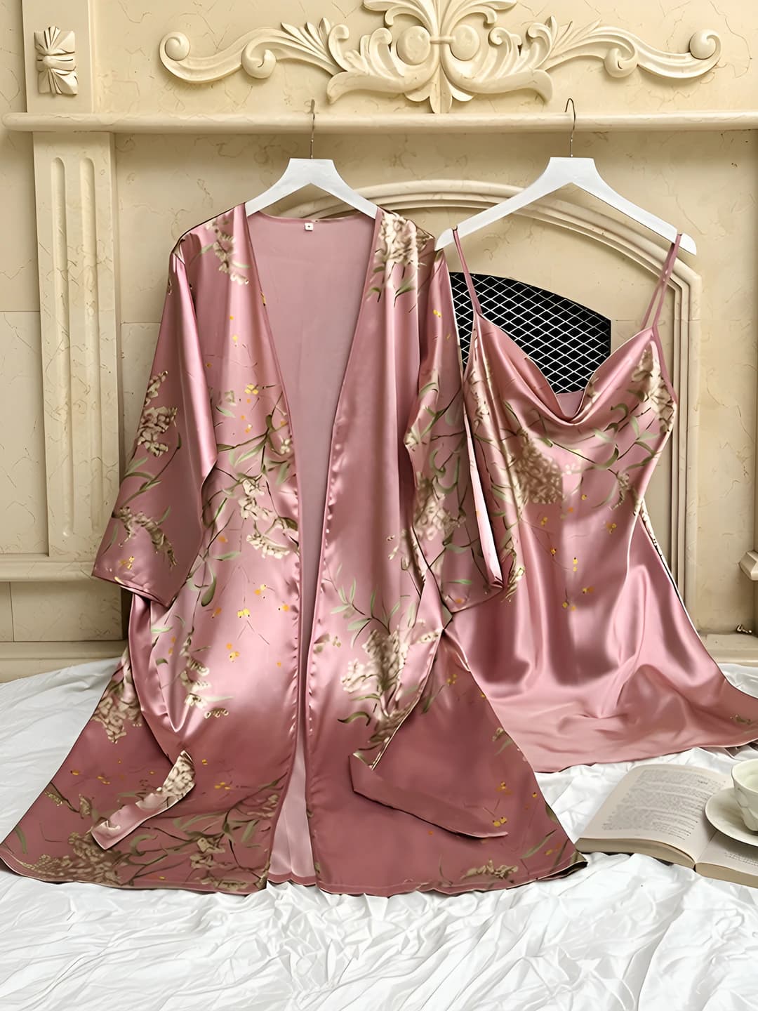 Ayollar uchun bosma naqshli muz-ipak mato pijama to'plami (roba + slip), uzun yeng, yupqa, bahor-kuz, kundalik uy kiyimi