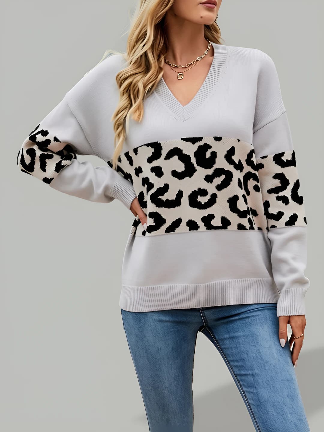Women's V-neck leopard print knit sweater, straight cut, long sleeve, cashmere blend