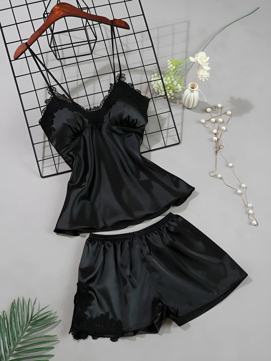 Black (1801 Spaghetti shorts)