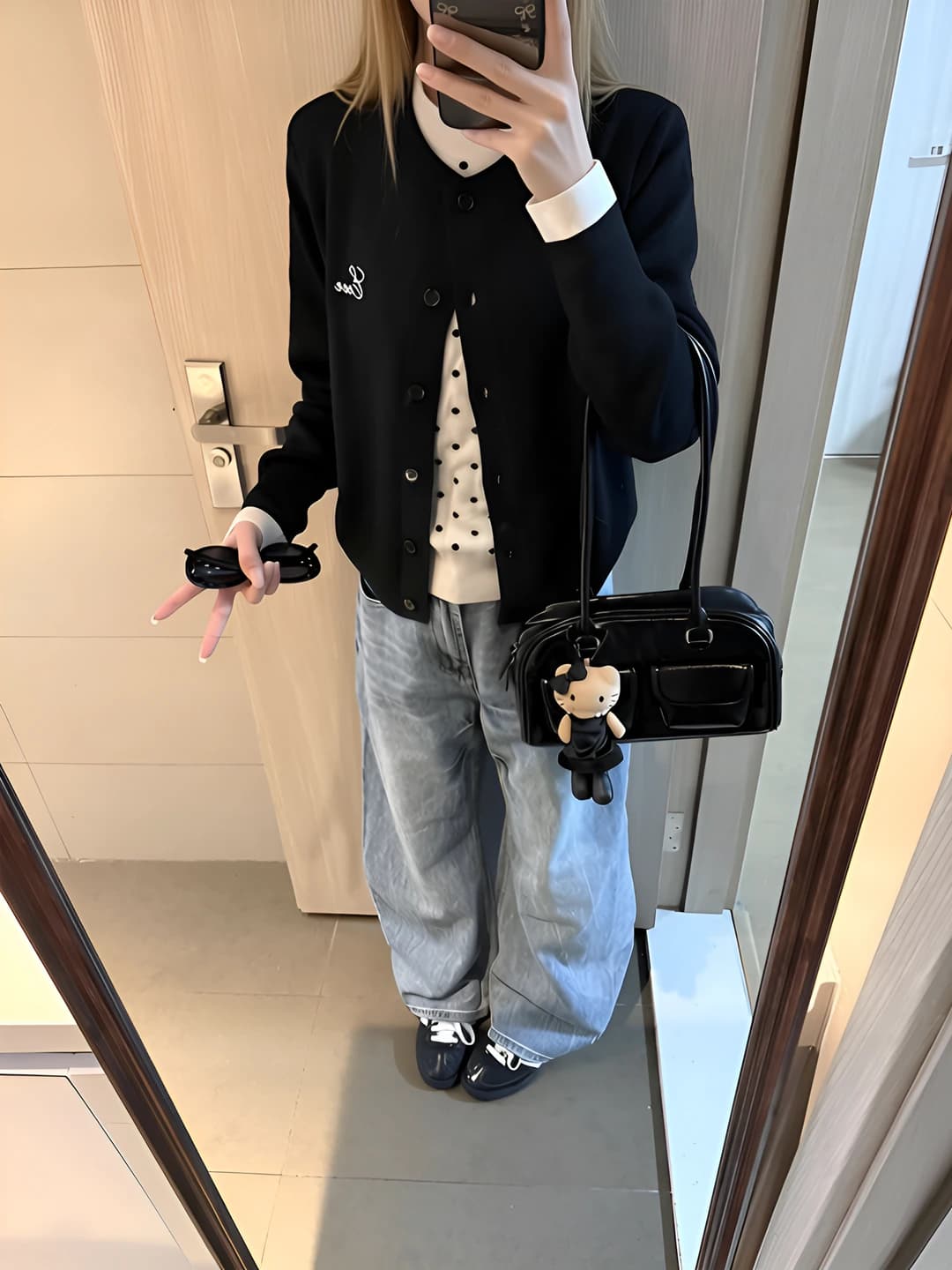 5828 Black