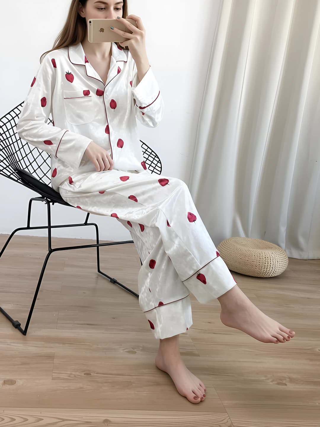 White (Strawberry velvet)