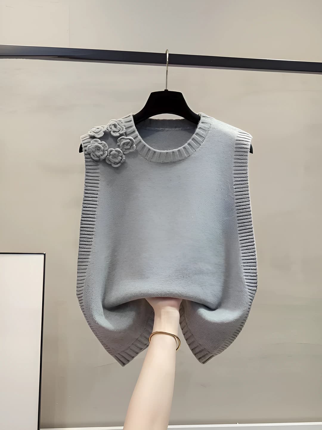 Women's winter crew neck slim fit knit vest