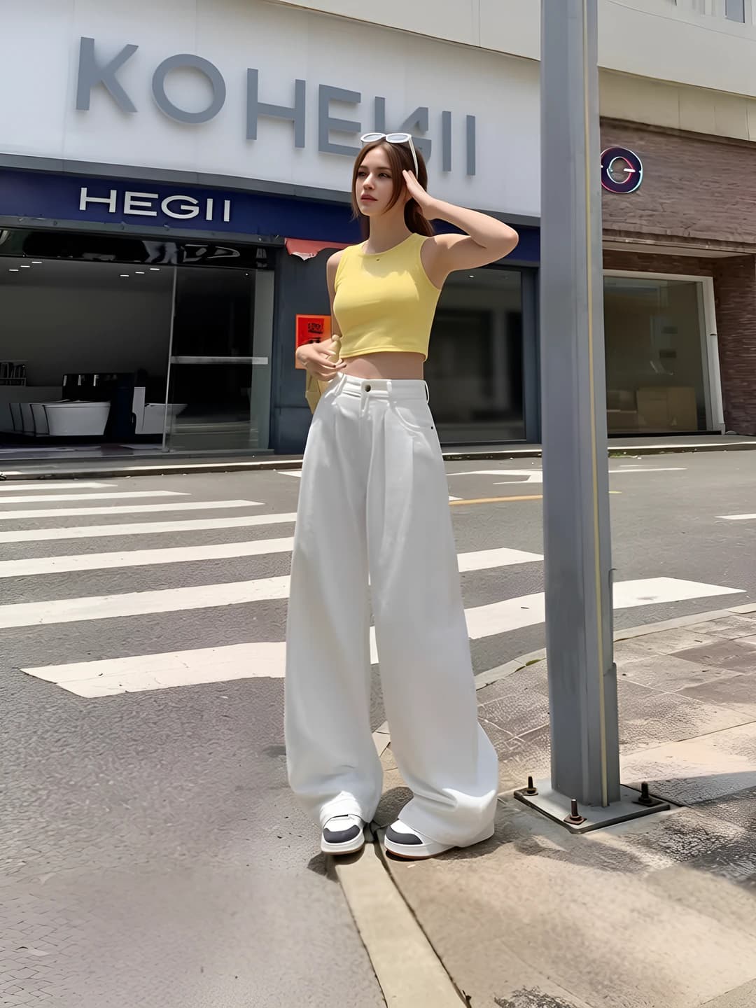 Women's wide and flared jeans, high waist, straight cut, trousers, autumn, slimming, loose fit, white