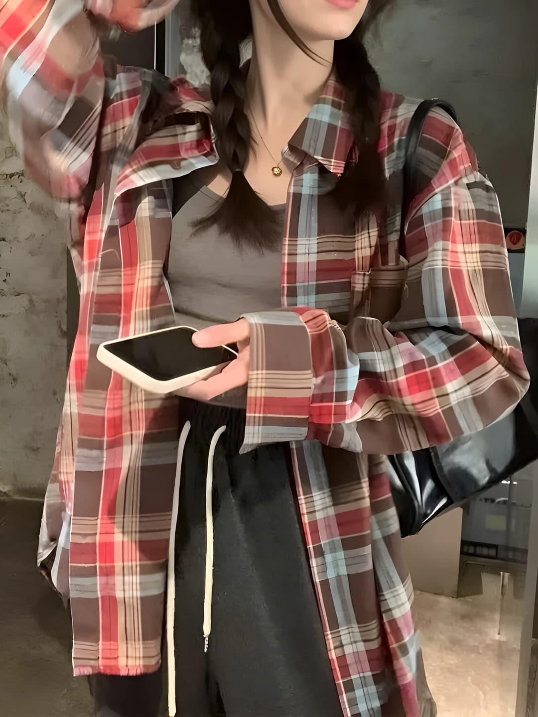 Ayollar uchun retro uslubdagi katak naqshli, quyoshdan himoyalovchi, bo'sh (oversize) kesimdagi uzun yengli ko'ylak-shirt