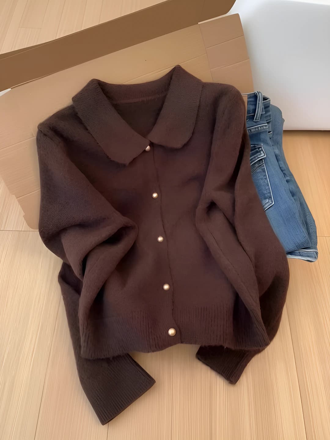 Ayollar uchun kuz-qish kardigan, koreys uslubida, qaytarma yoqa, uzun yeng, bo'sh (oversize) kesim, bir rangli, trikotaj sviter