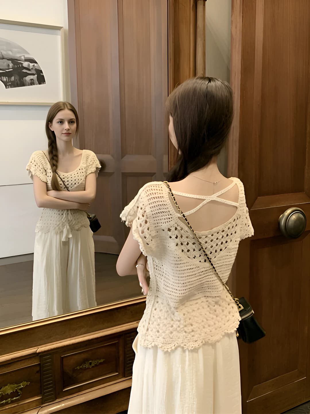 Ayollar uchun yozgi trikotaj sviter, dumaloq yoqa, kalta yeng, bo'sh (oversize) kesim, trikotaj sviter