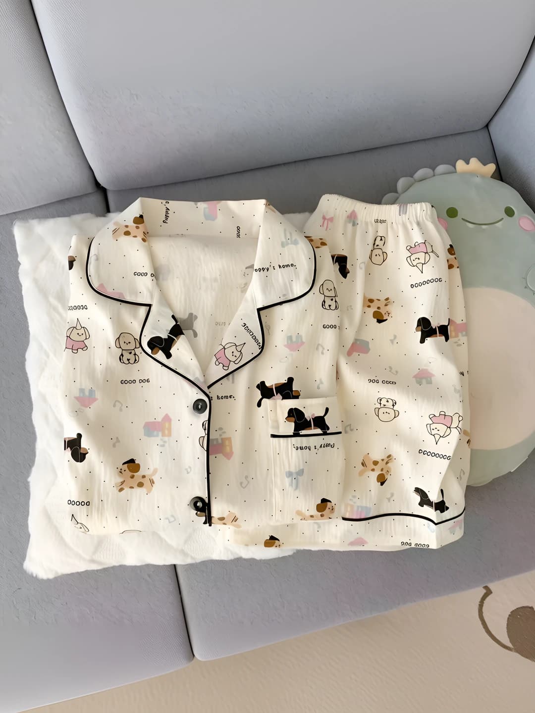 7420 Dotted Dogs