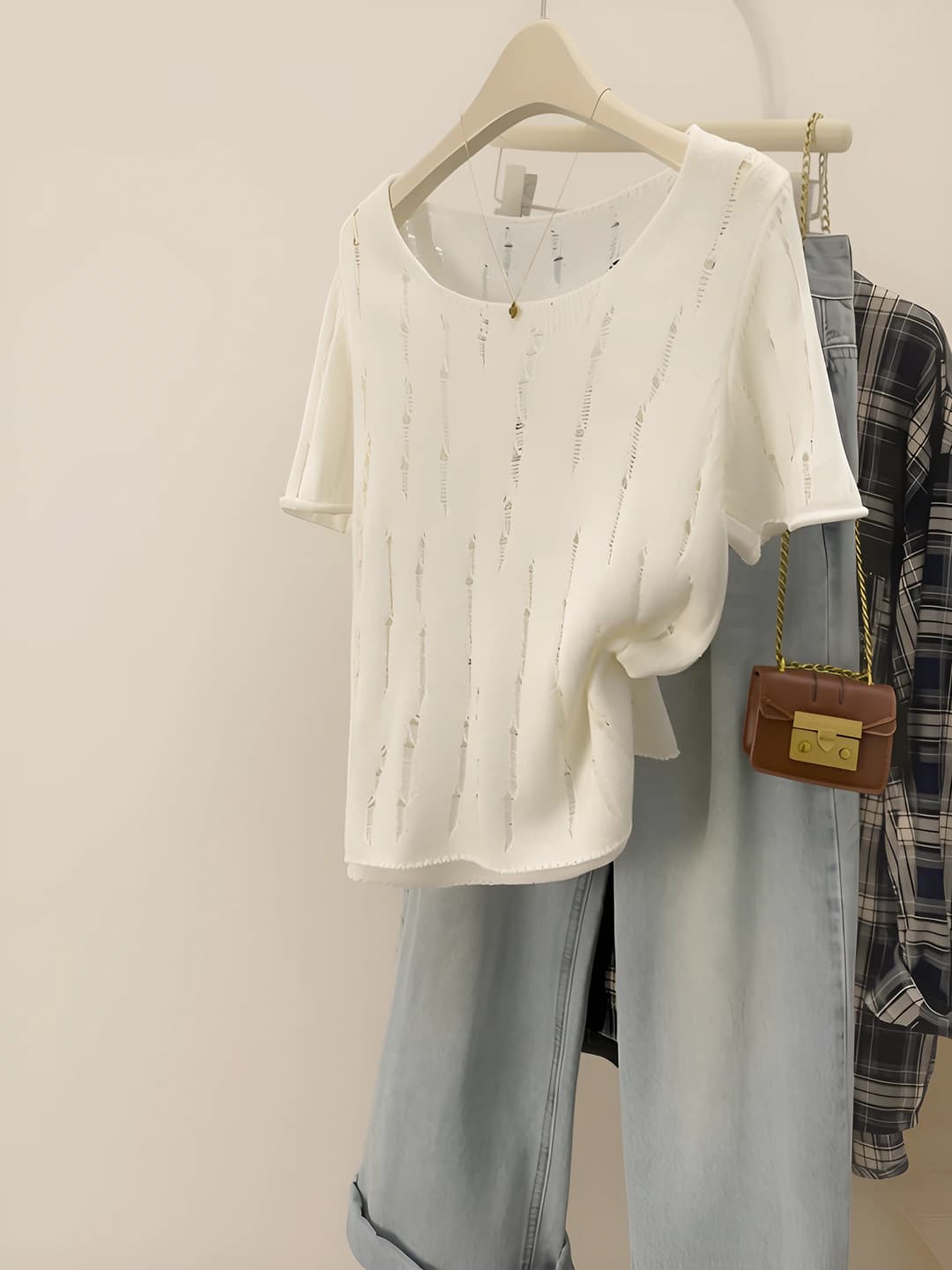 Women's summer thin knit top, loose fit, U-neck, short sleeve, distressed design, light and elegant