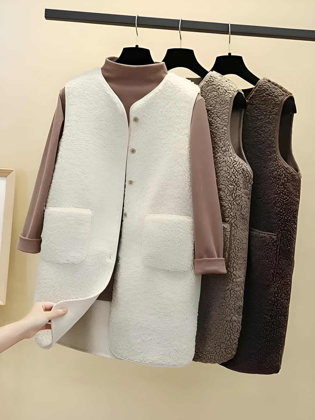 Women's loose fit vest with V-neck, solid colour, made of polyester, autumn-winter