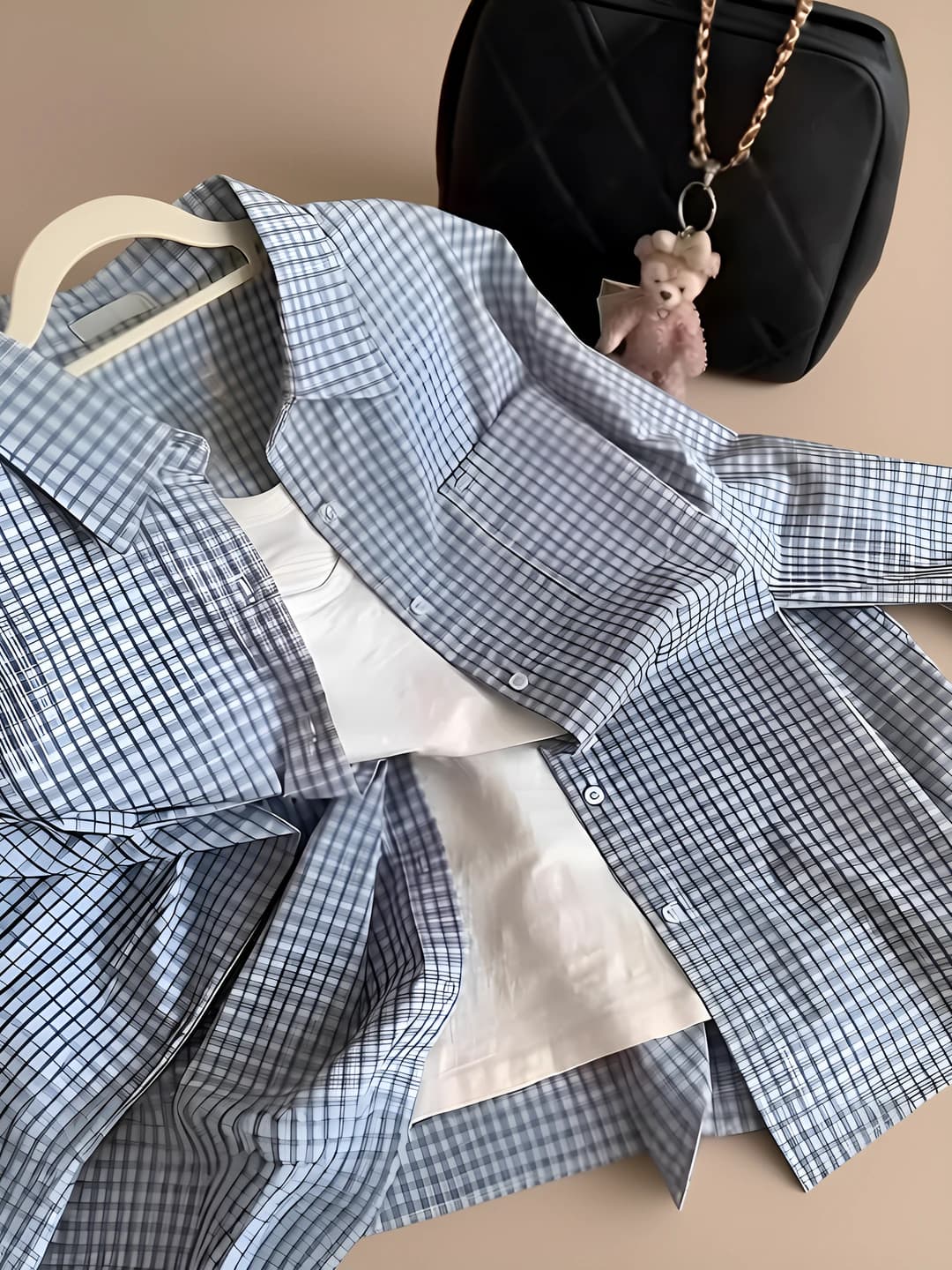 Ayollar uchun bahor-yoz retro ko'k katak chiziqli POLO yoqali uzun yengli bo'sh (oversize) kundalik yupqa quyoshdan himoyalovchi ko'ylak