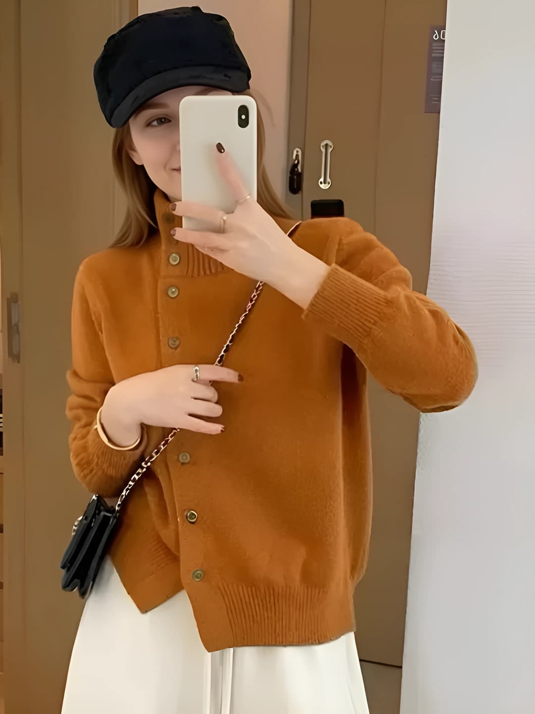 Ayollar uchun oq rangli, past bo'ylilar uchun, baland yoqali, bo'sh (oversize) kesimli, uzun yengli, qalinlashtirilgan, kuz-qish uchun, bir rangli, tik yoqali kardigan