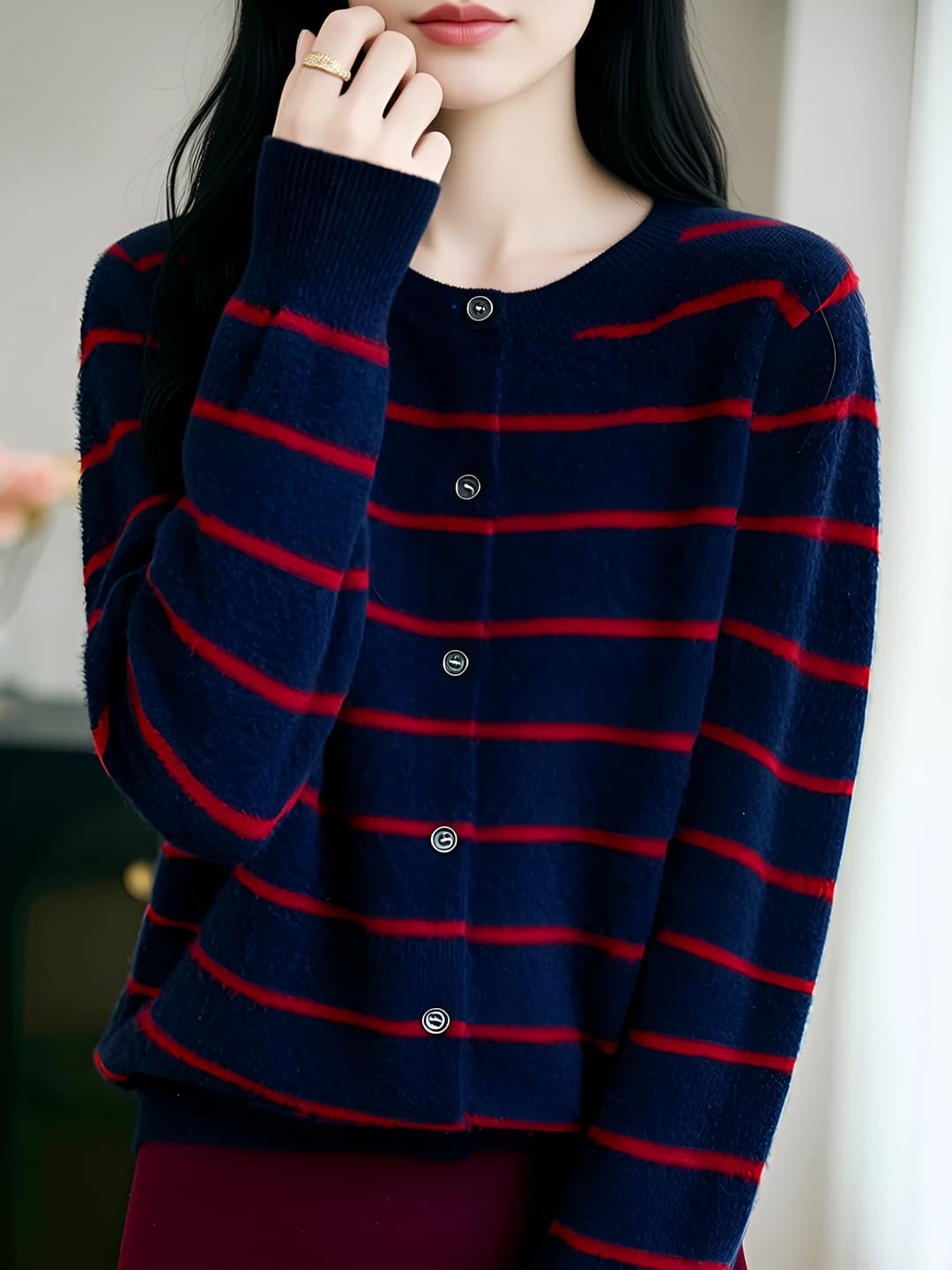 Navy + red stripe
