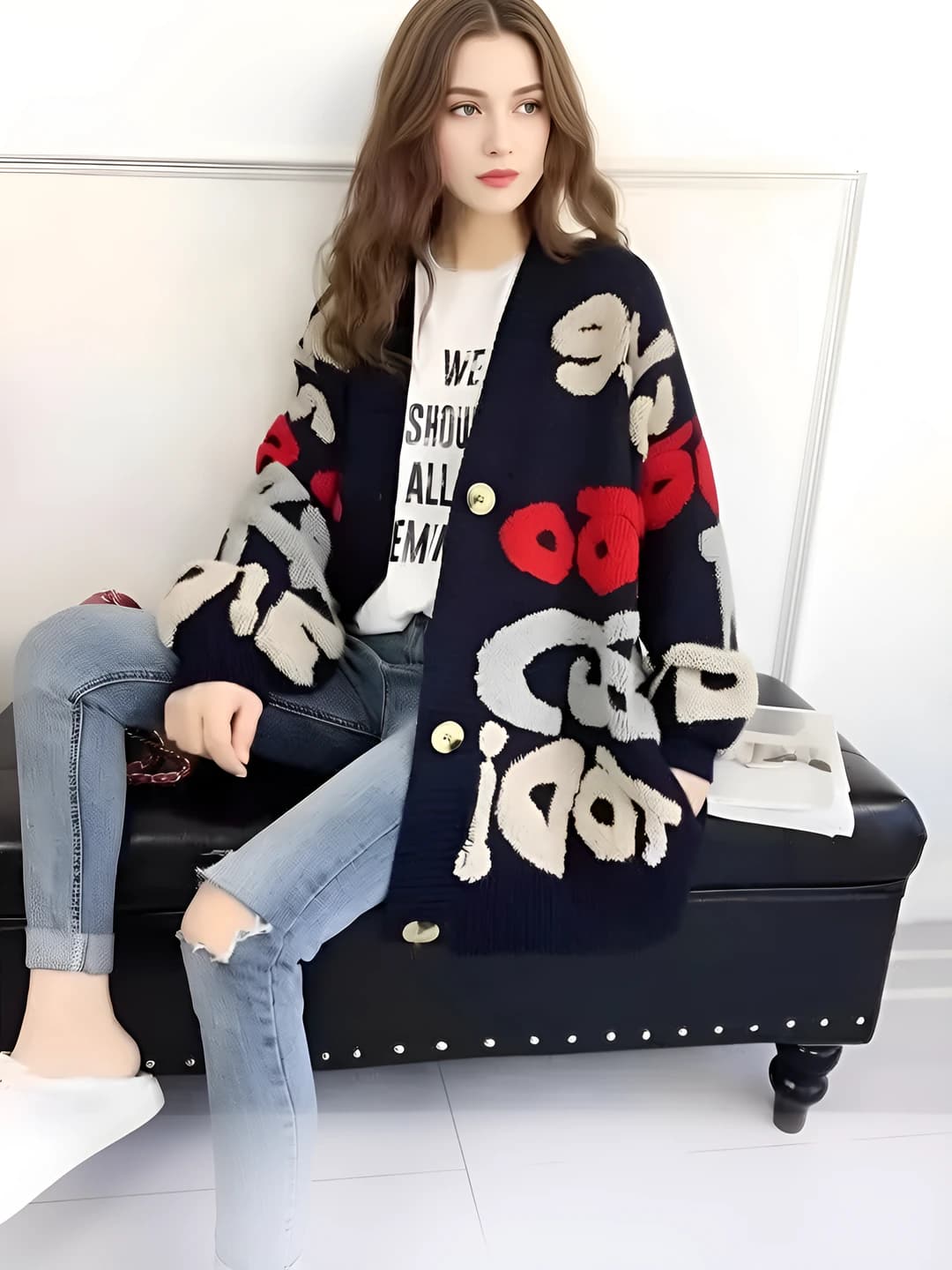 Women's knit cardigan with V-neck, long sleeve, loose fit, embroidered, solid colour, mid-length