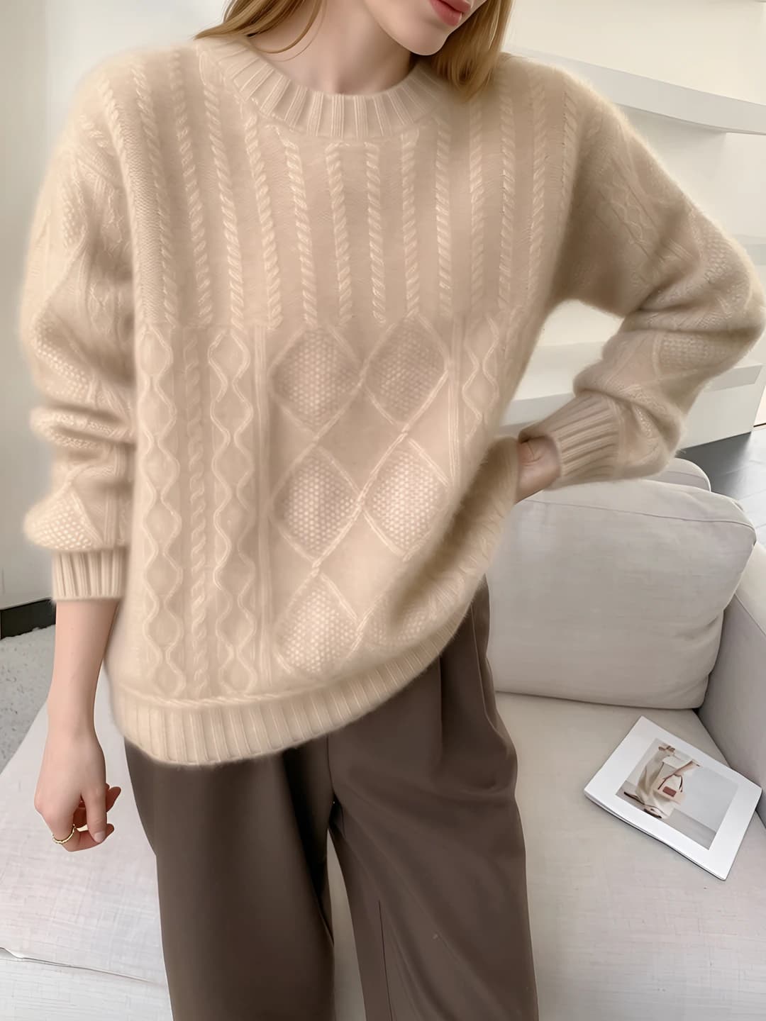 Ayollar uchun 100% jun sviter, kuz-qish, dumaloq yoqa, qalinlashtirilgan, bo'sh (oversize) kesim, uzun yeng, kashemir aralash