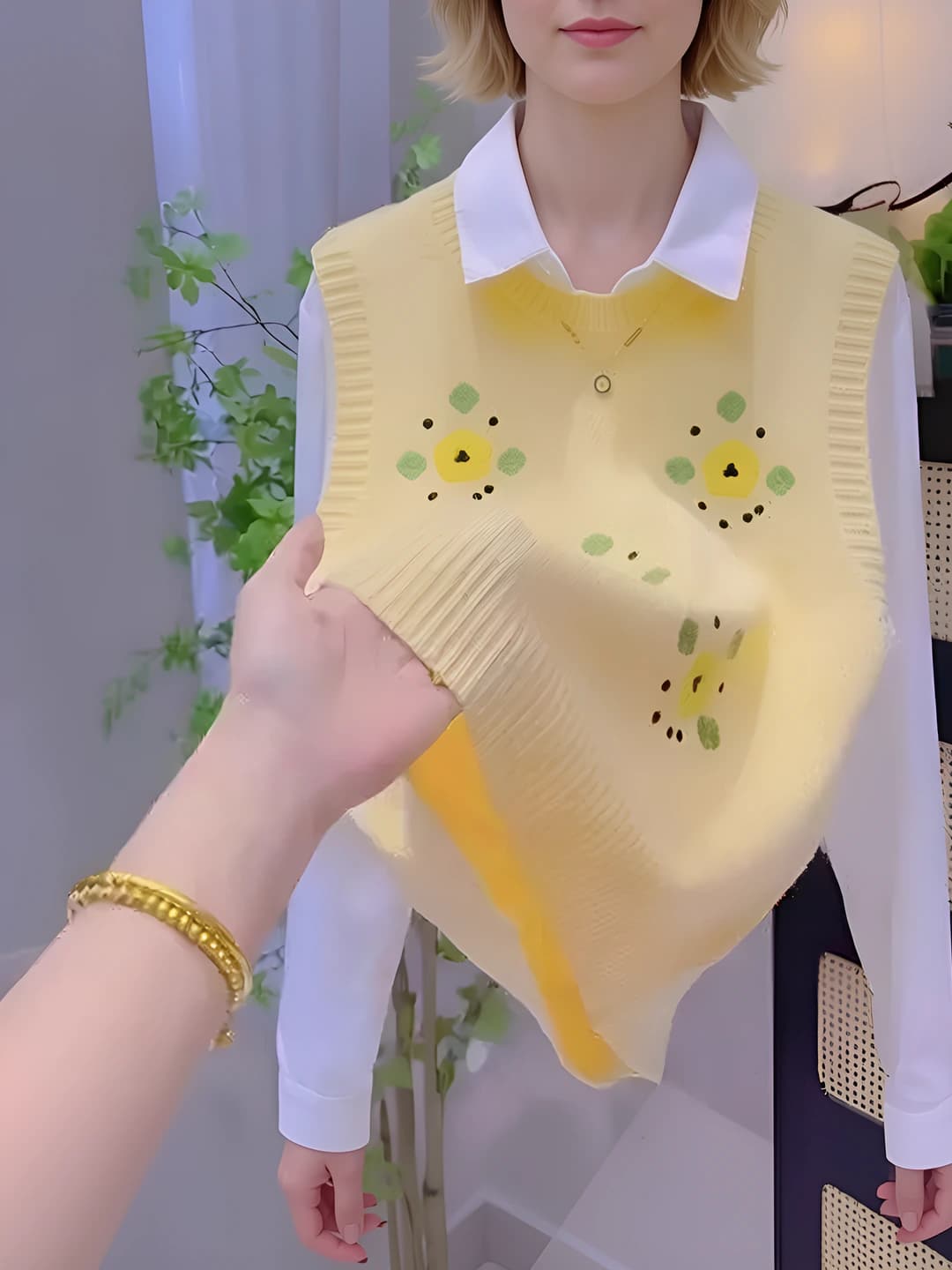 Жёлтый
