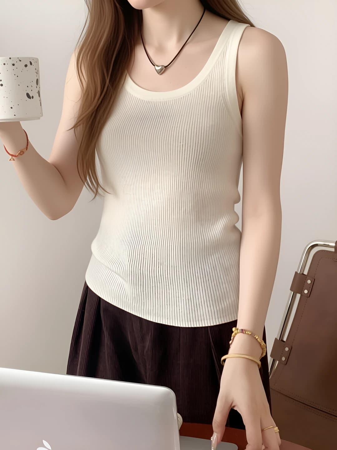 Women's thin 100% wool U-neck tank top, slim fit, slimming, spring