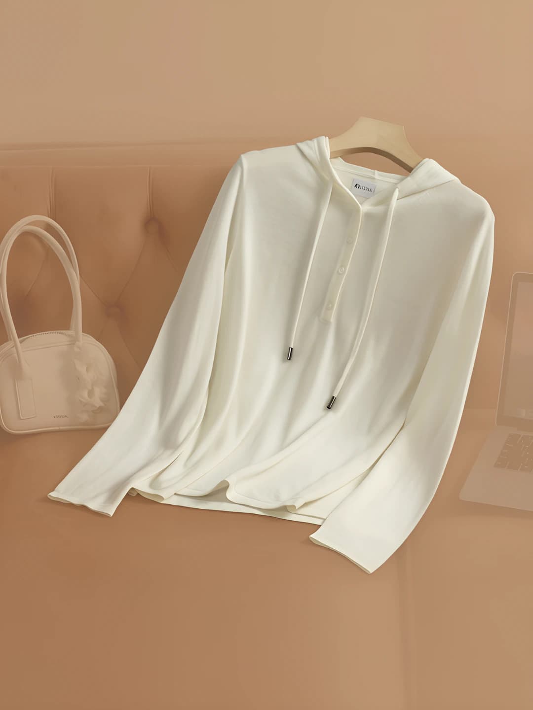 Ayollar uchun kuzgi yupqa 100% jun trikotaj sviter, uzun yengli, bo'sh (oversize) kesim, qalpoqli