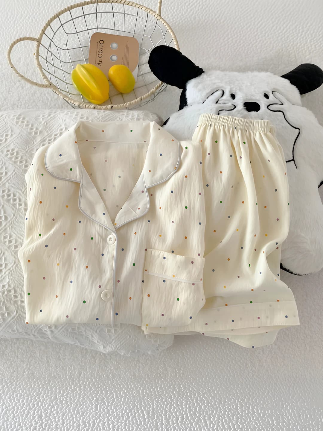 7401 Polka Dots