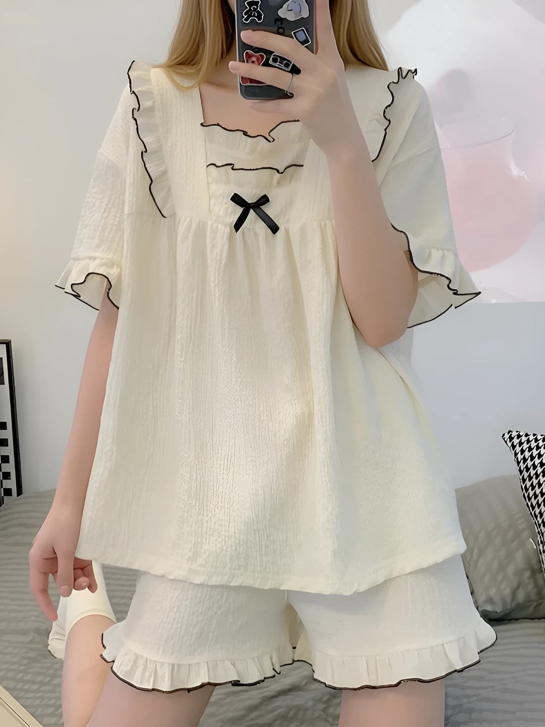 652 black bow