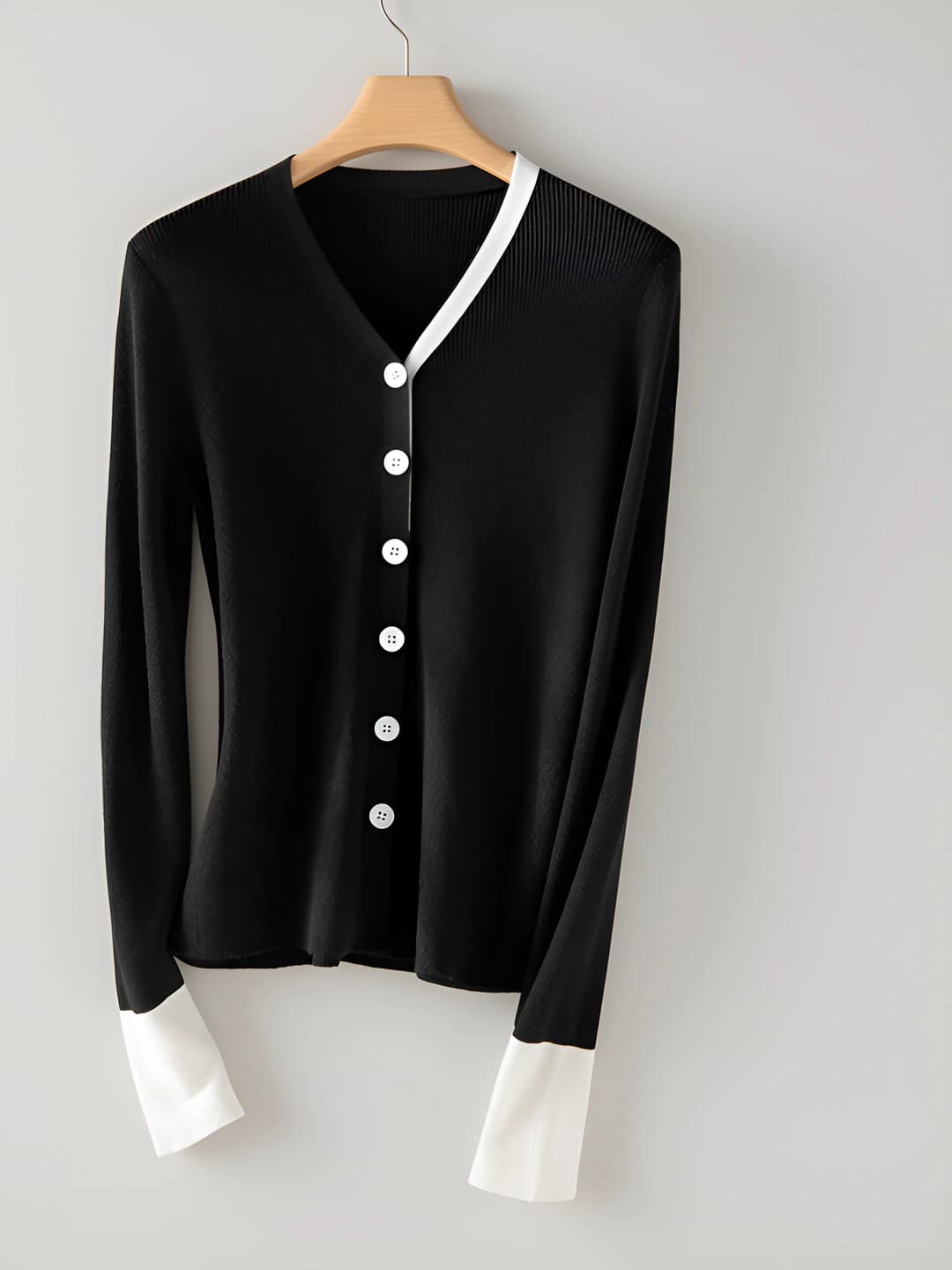 Women's knit cardigan, V-neck, long sleeve, loose fit, slimming, wool blend, fall 2026