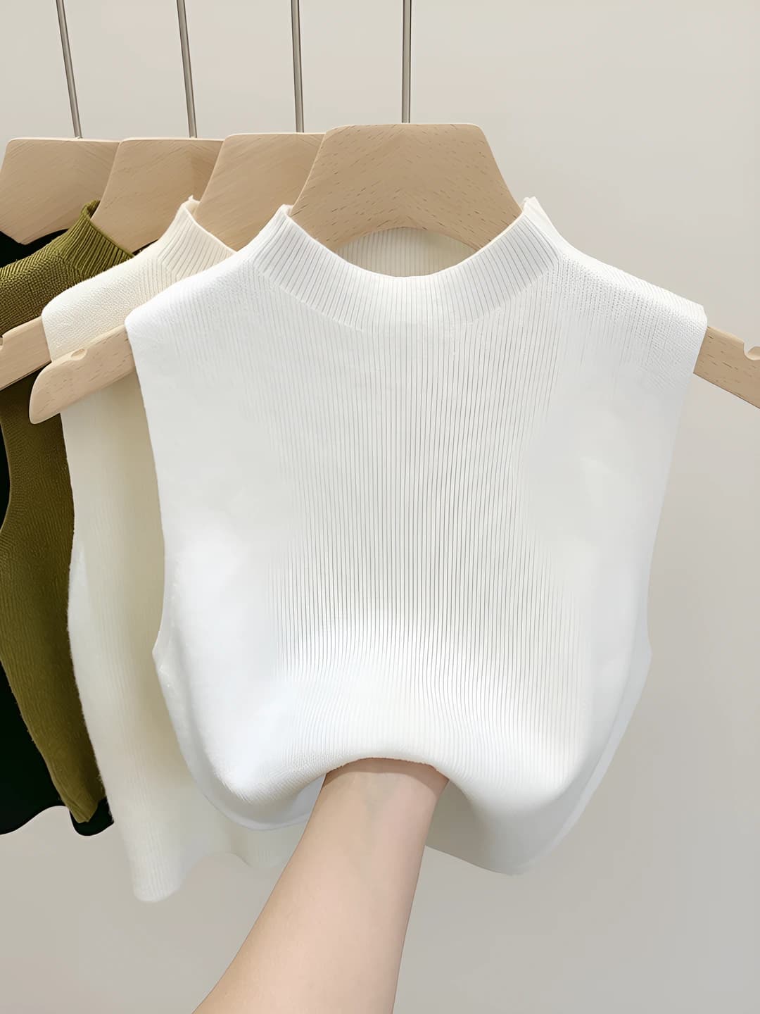 Белый