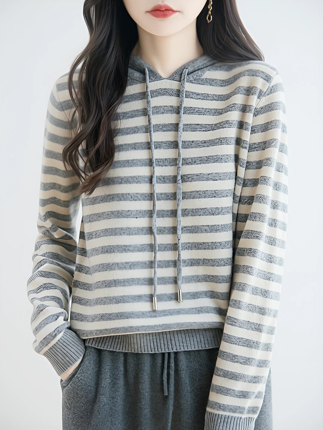 Ayollar uchun kashemir junli chiziqli bo'sh (oversize) uzun yengli trikotaj sviter pullover