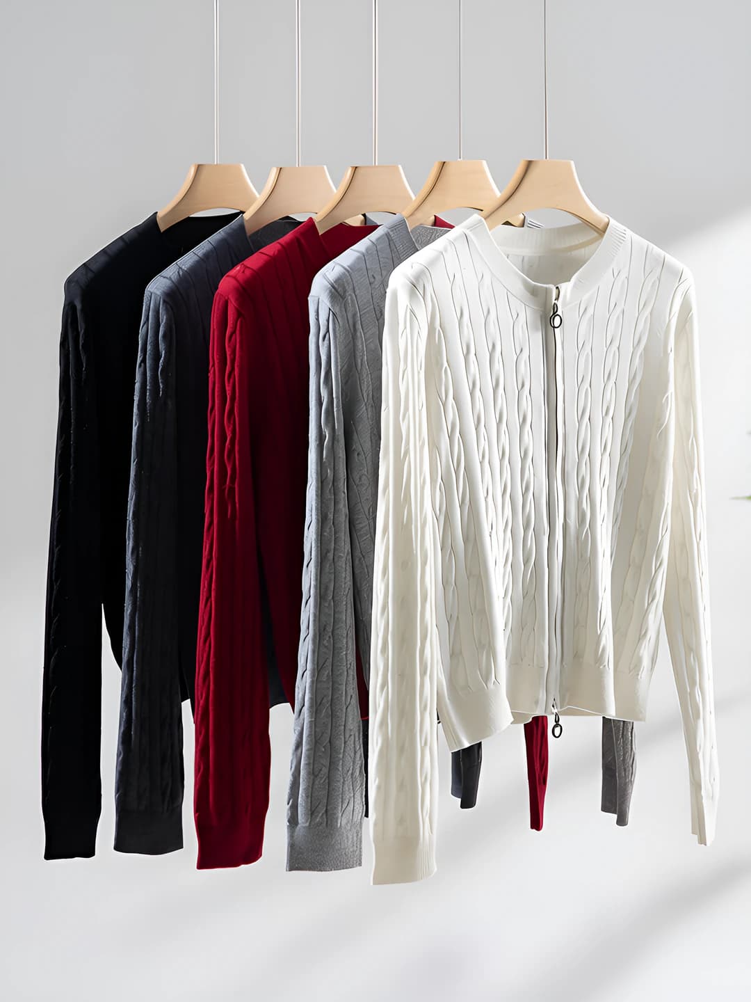 Ayollar uchun fransuz retro uslubidagi fermuarli kardigan sviter, dumaloq yoqa, uzun yeng, bo'sh (oversize) kesim, jun mato, bir rangli, kuzgi