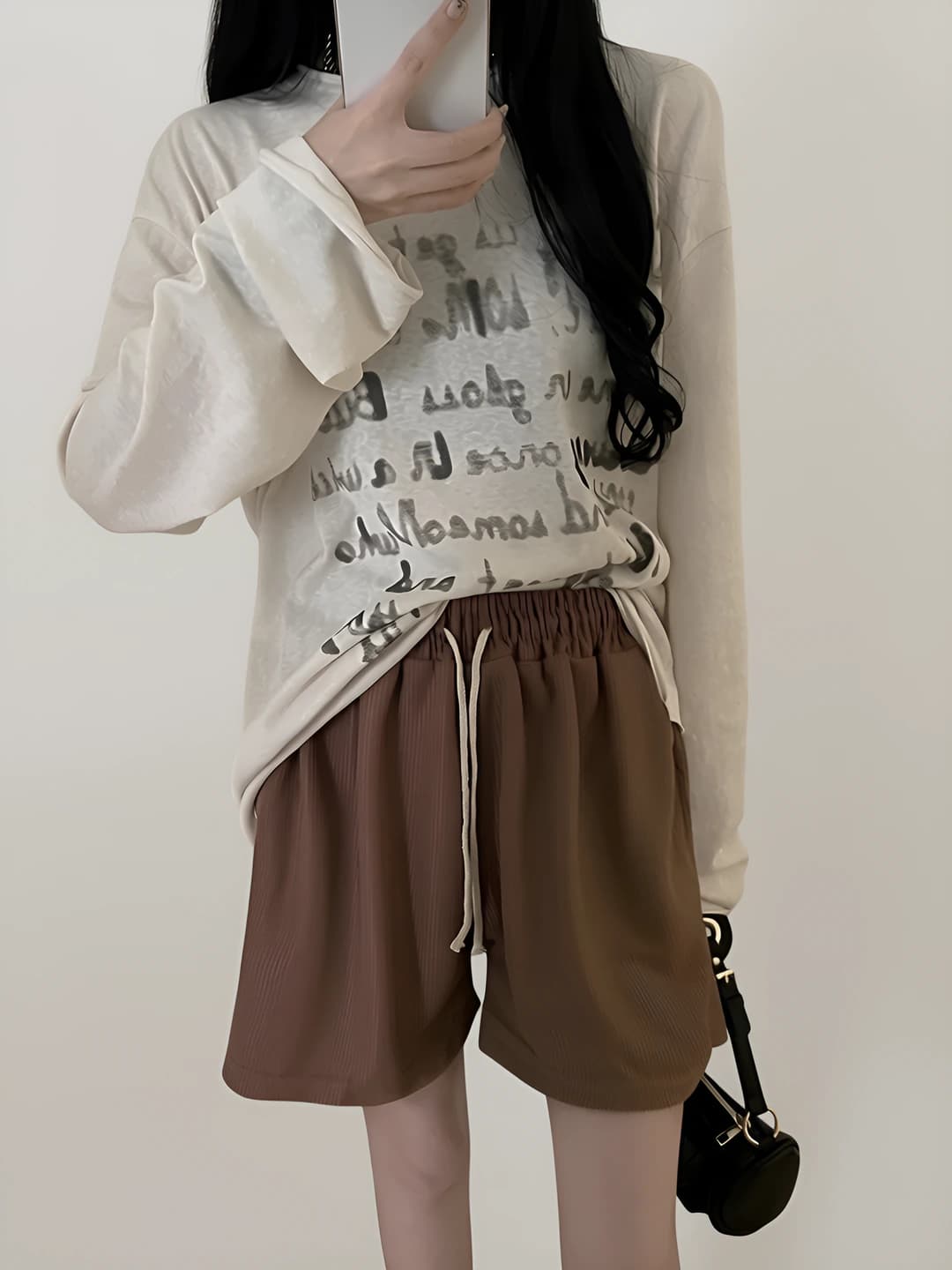 Women's casual loose fit straight cut short shorts, elastic waist, high waist, for petite, spring-summer, sports style