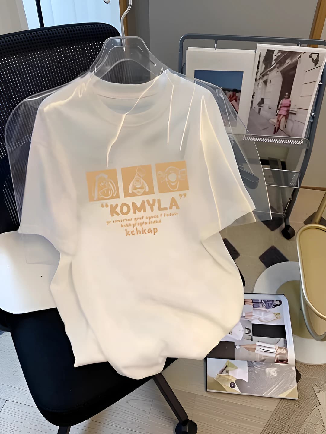 Белый, трёхклеточные буквы