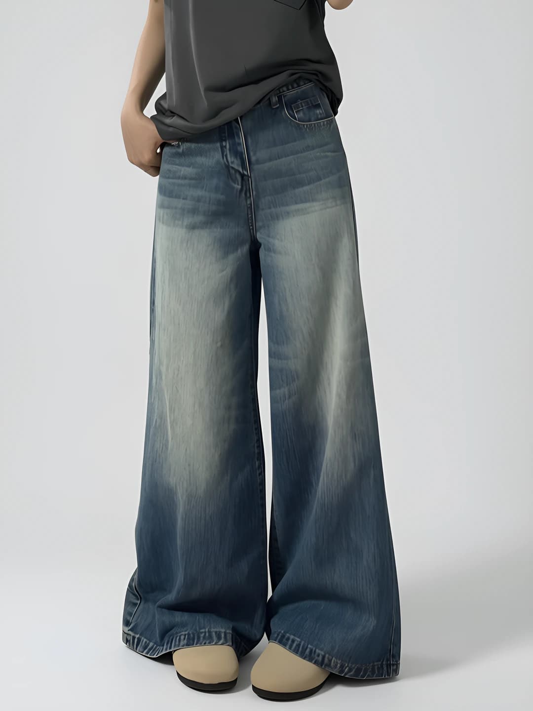 Ayollar uchun keng va klesh jinsi shimlar: katta o'lcham, baland bel, to'g'ri kesim, retro, kuz, bo'sh (oversize)
